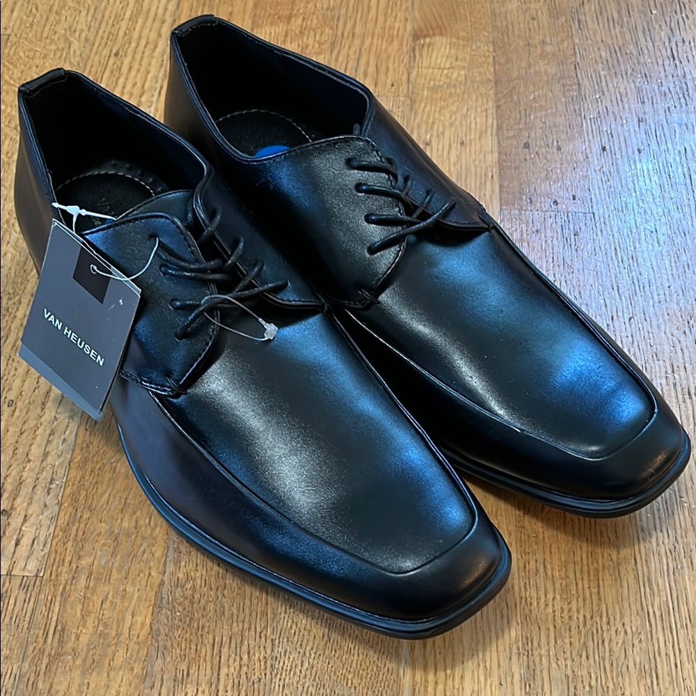 NWT Van Heusen Men's Black Dress Shoes